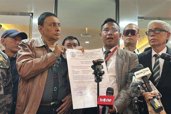 Tim Advokasi Datangi Bareskrim, Ikuti Gelar Perkara Khusus Kasus Suket Ijazah Gibran Tim Advokasi Datangi Bareskrim, Ikuti Gelar Perkara Khusus Kasus Suket Ijazah Gibran