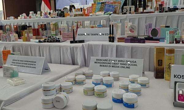 BPOM Temukan 14 Kosmetik Mengandung Bahan Berbahaya, Ini Daftarnya BPOM Temukan 14 Kosmetik Mengandung Bahan Berbahaya, Ini Daftarnya