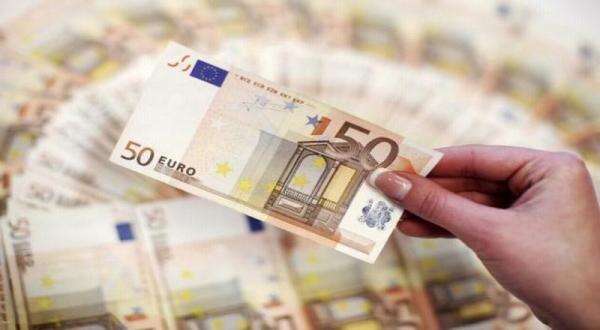 Euro Jatuh ke Level Terendah Satu Tahun Akibat Tekanan The Fed Euro Jatuh ke Level Terendah Satu Tahun Akibat Tekanan The Fed