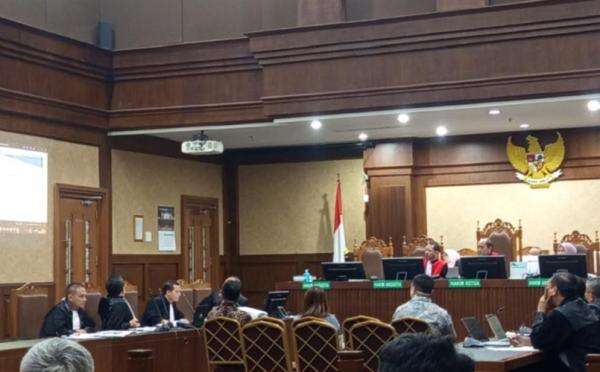 Aspri Bos Blueray Cargo Ungkap Dibekali Kartu Kredit untuk Menjamu Pejabat Bea Cukai Aspri Bos Blueray Cargo Ungkap Dibekali Kartu Kredit untuk Menjamu Pejabat Bea Cukai