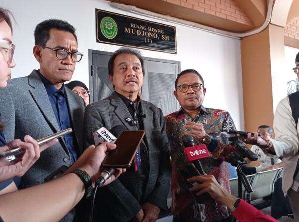 Oegroseno Dipanggil Polri, Roy Suryo: Ada Upaya Kriminalisasi Kasus 15 Tahun Silam! Oegroseno Dipanggil Polri, Roy Suryo: Ada Upaya Kriminalisasi Kasus 15 Tahun Silam!