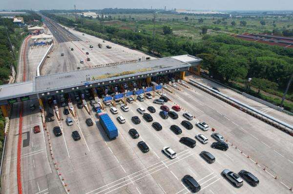 Libur Panjang 17 Agustus, 85.790 Kendaraan Tinggalkan Jakarta Lewat Tol Cikampek Libur Panjang 17 Agustus, 85.790 Kendaraan Tinggalkan Jakarta Lewat Tol Cikampek