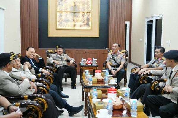 Mantan Kapolri dan Wakapolri Berkumpul di Mabes Polri, Ada Oegroseno hingga Roesmanhadi Mantan Kapolri dan Wakapolri Berkumpul di Mabes Polri, Ada Oegroseno hingga Roesmanhadi