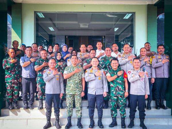 Kapolres Bogor Kunjungi Kodim 0621, Perkuat Sinergitas hingga Kawal Program Prioritas Nasional Kapolres Bogor Kunjungi Kodim 0621, Perkuat Sinergitas hingga Kawal Program Prioritas Nasional
