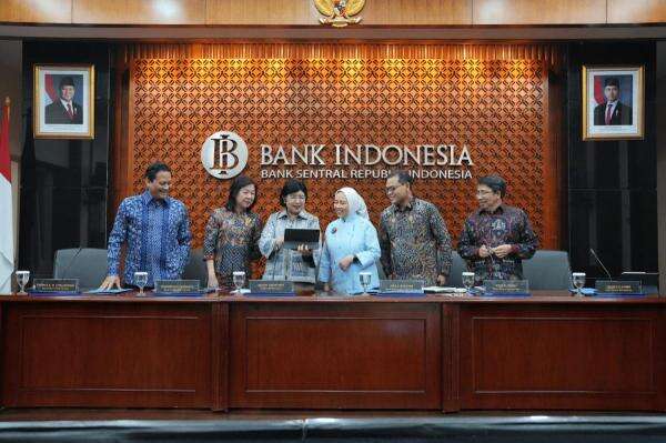 Usai Tahan Bunga, BI Andalkan Hedging dan Likuiditas Jaga Rupiah Usai Tahan Bunga, BI Andalkan Hedging dan Likuiditas Jaga Rupiah