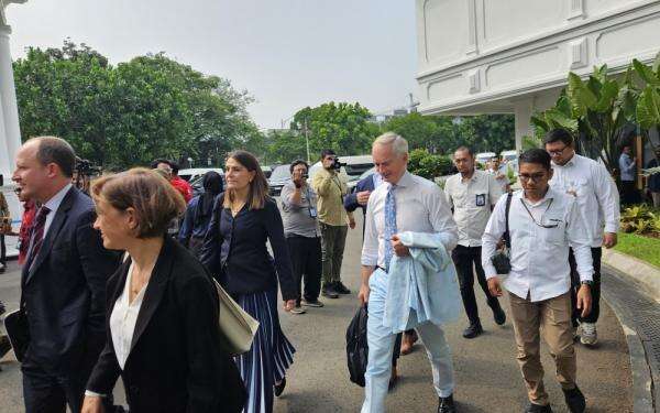 Prabowo Bertemu Profesor Imperial College London di Istana Prabowo Bertemu Profesor Imperial College London di Istana