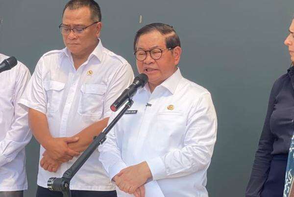 Pramono Minta Pasar Kramat Jati Ditata usai Pelajar Tewas Tertabrak Truk Pramono Minta Pasar Kramat Jati Ditata usai Pelajar Tewas Tertabrak Truk