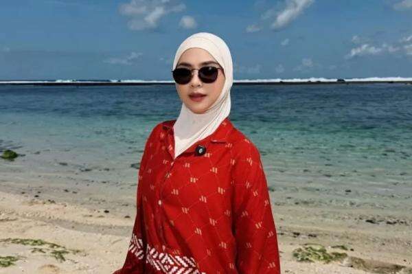 Ria Ricis Ungkap Lihat Langsung Kebakaran Hutan di Maluku, Khawatir Karhutla Meluas Ria Ricis Ungkap Lihat Langsung Kebakaran Hutan di Maluku, Khawatir Karhutla Meluas