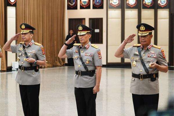 Kapolri Lantik Tiga Kapolda Baru Hari Ini, Siapa Saja? Kapolri Lantik Tiga Kapolda Baru Hari Ini, Siapa Saja?