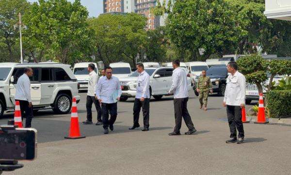 Prabowo Kumpulkan Menteri Bahas Karhutla, Dudung hingga Tito Tiba di Istana Prabowo Kumpulkan Menteri Bahas Karhutla, Dudung hingga Tito Tiba di Istana