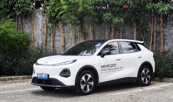 Menguji Changan Nevo Q05 di Jalan Pekotaan Padat, Intip Fitur dan Teknologinya Menguji Changan Nevo Q05 di Jalan Pekotaan Padat, Intip Fitur dan Teknologinya