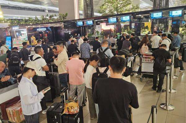 Bandara Soetta Ditutup Imbas Erupsi Gunung Anak Krakatau, 22.798 Penumpang Terdampak Bandara Soetta Ditutup Imbas Erupsi Gunung Anak Krakatau, 22.798 Penumpang Terdampak