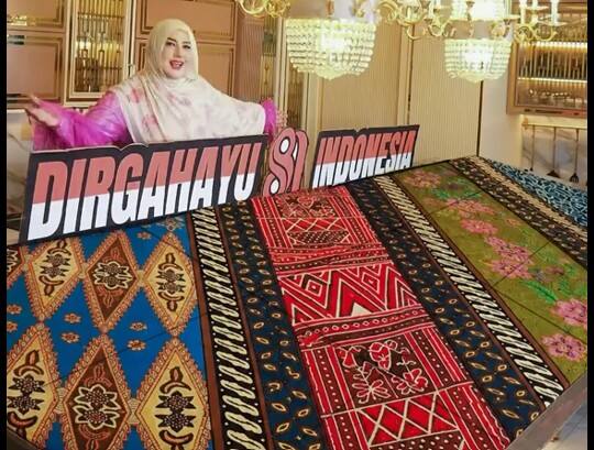 Rayakan HUT ke-81 RI, Tasyi Athasyia Bikin Kue Batik Raksasa 12 Meter Rayakan HUT ke-81 RI, Tasyi Athasyia Bikin Kue Batik Raksasa 12 Meter