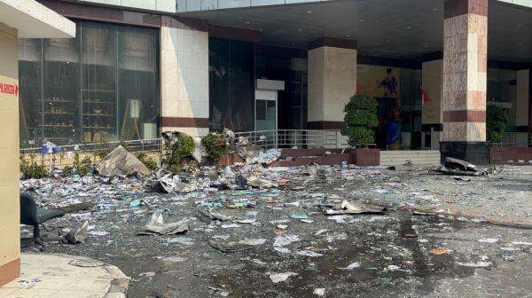 Olah TKP Kebakaran Gedung Bapenda DKI, Polisi Duga Titik Api dari Lantai 11 Olah TKP Kebakaran Gedung Bapenda DKI, Polisi Duga Titik Api dari Lantai 11