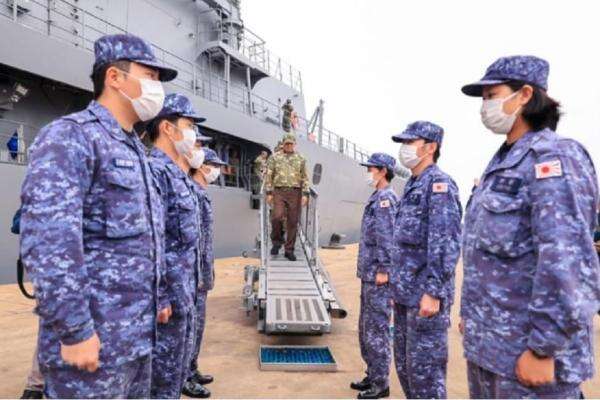 Tinjau JMSDF, Menhan: Bantuan Tentara Jepang Implementasi dari Diplomasi Pertahanan Tinjau JMSDF, Menhan: Bantuan Tentara Jepang Implementasi dari Diplomasi Pertahanan