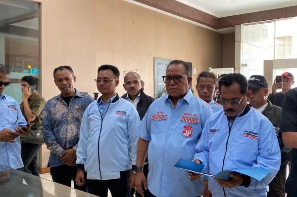 Relawan Merasa Gibran Dizalimi Denny Indrayana cs, Sebut MK Tak Berwenang Koreksi Ijazah Relawan Merasa Gibran Dizalimi Denny Indrayana cs, Sebut MK Tak Berwenang Koreksi Ijazah