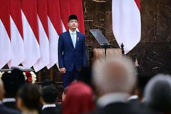 Tindak Lanjuti Putusan MK, DPR Diminta Tak Ragu Makzulkan Gibran Tindak Lanjuti Putusan MK, DPR Diminta Tak Ragu Makzulkan Gibran
