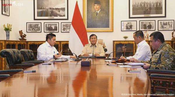 Pohon Sawit Muncul Usai Karhutla, Prabowo: Tolong Diselidiki! Pohon Sawit Muncul Usai Karhutla, Prabowo: Tolong Diselidiki!
