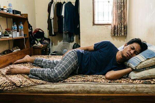 Kebiasaan Tidur seperti Ini Bisa Rusak Bentuk Tubuh Kebiasaan Tidur seperti Ini Bisa Rusak Bentuk Tubuh