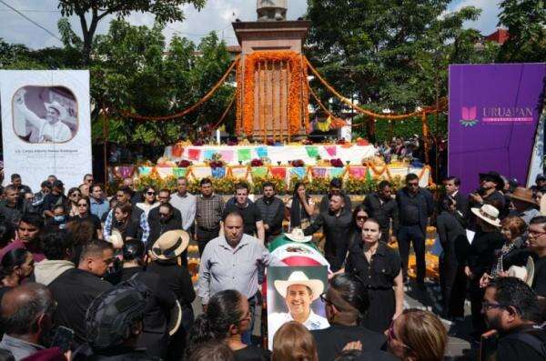 Wali Kota di Meksiko Tewas Ditembak di Festival Kematian, Disaksikan Banyak Orang Wali Kota di Meksiko Tewas Ditembak di Festival Kematian, Disaksikan Banyak Orang