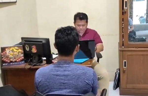 Kronologi Istri Ditusuk Suami Pakai Obeng saat Ambil Rapor di Semarang Kronologi Istri Ditusuk Suami Pakai Obeng saat Ambil Rapor di Semarang