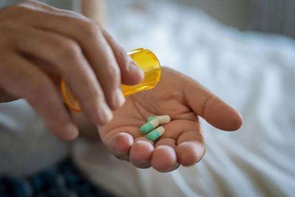Obat Generik Bebas Tarif 2 Tahun, Lalu Melonjak Jadi 200 Obat Generik Bebas Tarif 2 Tahun, Lalu Melonjak Jadi 200