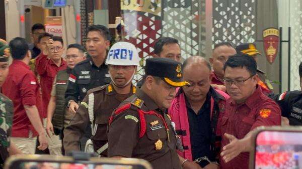 Breaking News: Kejagung Tahan Eks Kepala BGN Dadan Hindayana! Breaking News: Kejagung Tahan Eks Kepala BGN Dadan Hindayana!