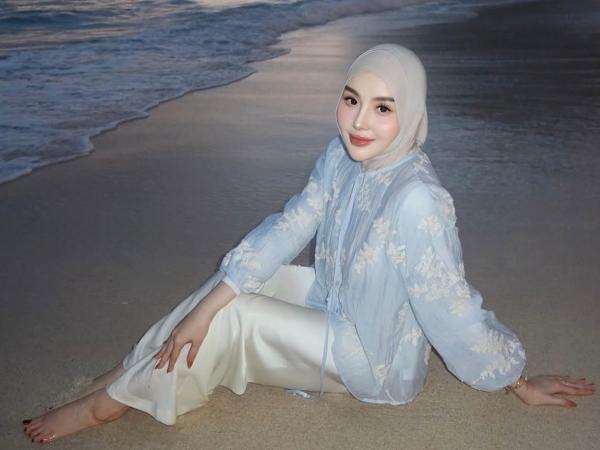 Terungkap! Istri Gubernur Kalimantan Tengah Aisyah Thisia Halijam Punya Bisnis Fashion Terungkap! Istri Gubernur Kalimantan Tengah Aisyah Thisia Halijam Punya Bisnis Fashion