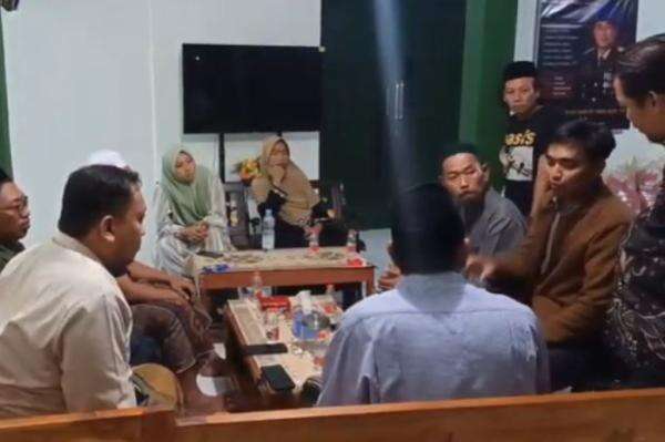 Kepala Sekolah di Lamongan Diduga Dipukul Oknum TNI gegara Tegur Anaknya Kepala Sekolah di Lamongan Diduga Dipukul Oknum TNI gegara Tegur Anaknya