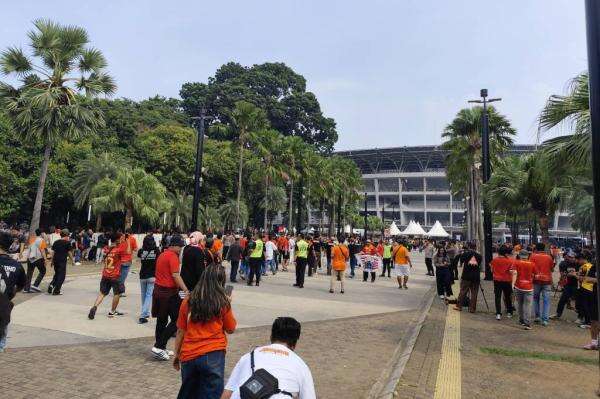The Jakmania Serbu SUGBK jelang Persija Vs Persib, El Clasico Indonesia Kembali Setelah 7 Tahun The Jakmania Serbu SUGBK jelang Persija Vs Persib, El Clasico Indonesia Kembali Setelah 7 Tahun