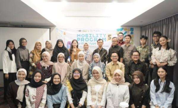 OBATApps dan Dami Sariwana Perkuat Kompetensi Mahasiswa Farmasi OBATApps dan Dami Sariwana Perkuat Kompetensi Mahasiswa Farmasi