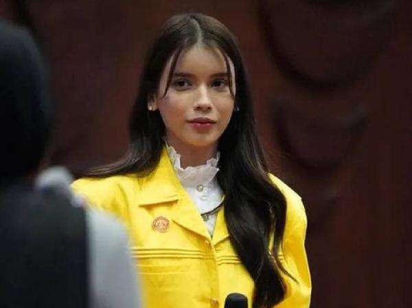 Sabrina Chairunnisa Resmi Mundur dari S3 UI, Pilih Lanjutkan Studi ke New York Sabrina Chairunnisa Resmi Mundur dari S3 UI, Pilih Lanjutkan Studi ke New York