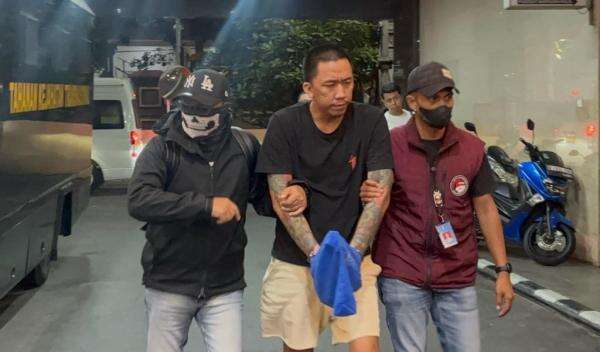 Polri Ungkap Jejak Buron Napi Narkoba yang Kabur dari Rutan: Lari ke Malaysia hingga Thailand Polri Ungkap Jejak Buron Napi Narkoba yang Kabur dari Rutan: Lari ke Malaysia hingga Thailand