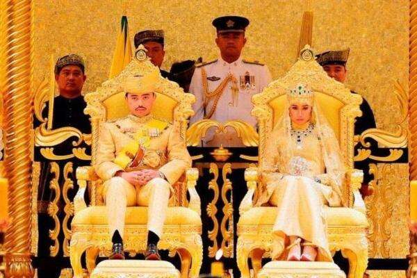 Siapa Raabi'atul Adawiyyah? Menantu Sultan Brunei yang Dicabut Gelarnya Siapa Raabi'atul Adawiyyah? Menantu Sultan Brunei yang Dicabut Gelarnya