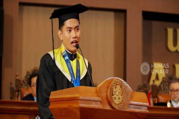 Cerita Anak Penjual Pisang Rebus Lulus Cumlaude di Unair Kini Terima Beasiswa Magister Cerita Anak Penjual Pisang Rebus Lulus Cumlaude di Unair Kini Terima Beasiswa Magister