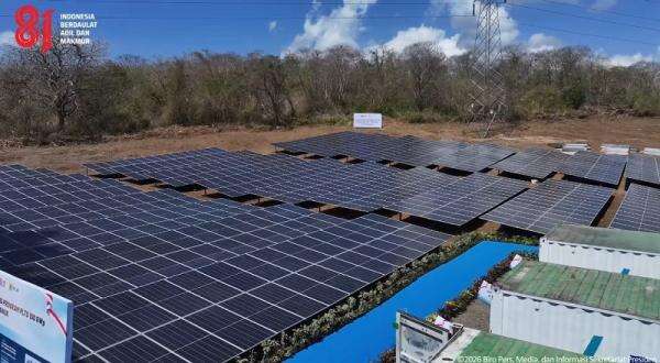 RI Bangun PLTS 100 GWp Sebagai Penguatan Ketahanan Energi Nasional RI Bangun PLTS 100 GWp Sebagai Penguatan Ketahanan Energi Nasional