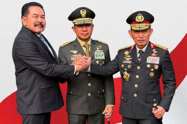 Kapolri: Sinergi TNI, Polri dan Kejaksaan Pilar Utama Jaga Keamanan-Kedaulatan NKRI Kapolri: Sinergi TNI, Polri dan Kejaksaan Pilar Utama Jaga Keamanan-Kedaulatan NKRI