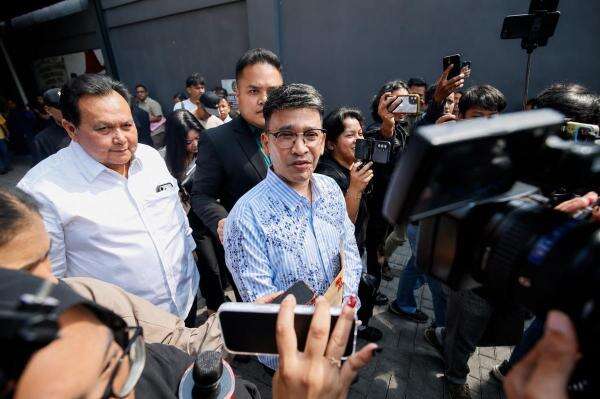 Ruben Onsu Pastikan Ambil Langkah Hukum jika Netizen Terus Fitnah Anak-Anaknya Ruben Onsu Pastikan Ambil Langkah Hukum jika Netizen Terus Fitnah Anak-Anaknya