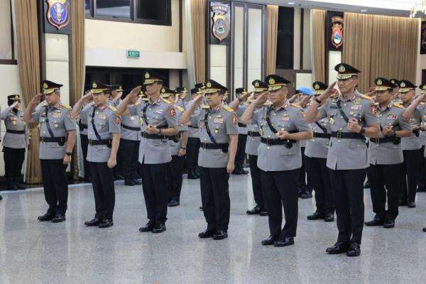 4 Komjen Pol Isi Posisi Strategis Dinilai Tepat untuk Perkuat Kinerja Polri 4 Komjen Pol Isi Posisi Strategis Dinilai Tepat untuk Perkuat Kinerja Polri