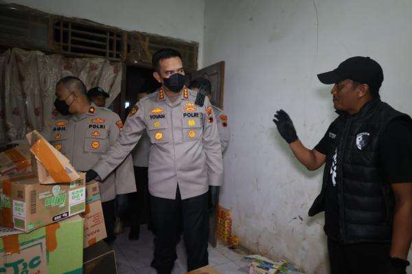 Polisi Bongkar Produksi Jamu Ilegal di Cilacap, Diduga Dicampur Paracetamol Polisi Bongkar Produksi Jamu Ilegal di Cilacap, Diduga Dicampur Paracetamol