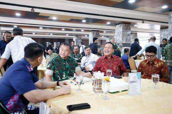 KSAD Maruli Kumpulkan 37 Pemred dan Media, Ini yang Dibahas KSAD Maruli Kumpulkan 37 Pemred dan Media, Ini yang Dibahas