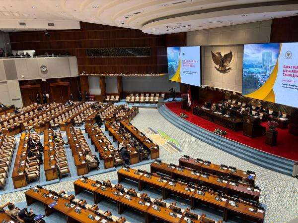 Tok! DPR Sahkan Revisi UU P2SK, Atur Surat Utang Danantara hingga Pusat Finansial Internasional Tok! DPR Sahkan Revisi UU P2SK, Atur Surat Utang Danantara hingga Pusat Finansial Internasional
