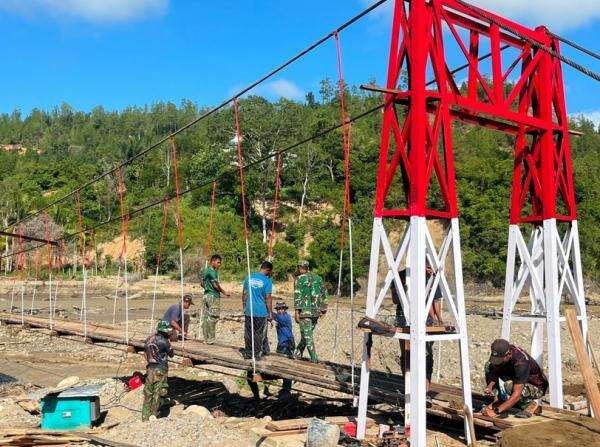 TNI Bangun Jembatan Gantung di Aceh Tengah, Satgas PRR: Warga Dapat Kembali Beraktivitas TNI Bangun Jembatan Gantung di Aceh Tengah, Satgas PRR: Warga Dapat Kembali Beraktivitas