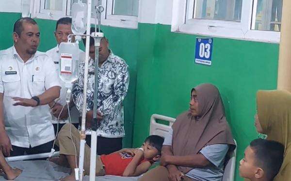 13 Siswa MTsN 2 Kisaran Dilarikan ke RS usai Santap Menu Rendang Ayam MBG 13 Siswa MTsN 2 Kisaran Dilarikan ke RS usai Santap Menu Rendang Ayam MBG