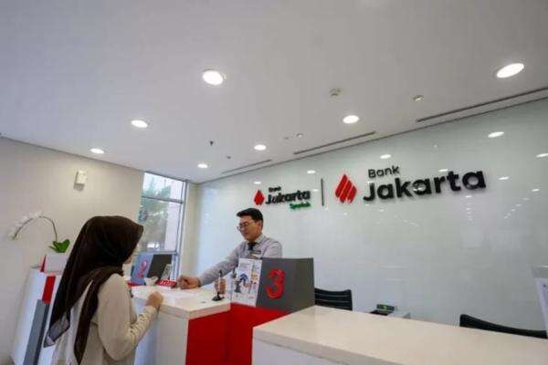 Direktur Keuangan dan Strategi Bank Jakarta Raih Apresiasi Perempuan Berpengaruh 2026 Direktur Keuangan dan Strategi Bank Jakarta Raih Apresiasi Perempuan Berpengaruh 2026