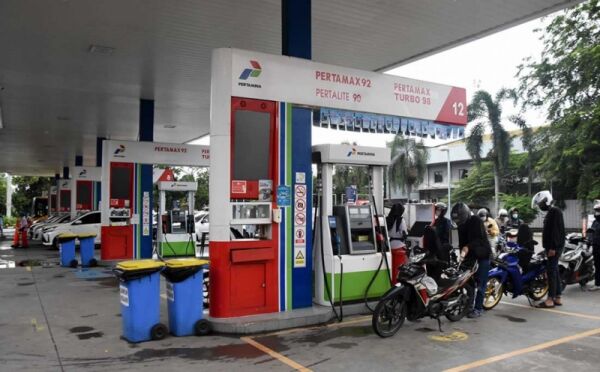 Pertalite Tak Dibatasi untuk Motor, Bahlil: Pengguna BMW dan Mercy Masa Pakai BBM Subsidi Pertalite Tak Dibatasi untuk Motor, Bahlil: Pengguna BMW dan Mercy Masa Pakai BBM Subsidi