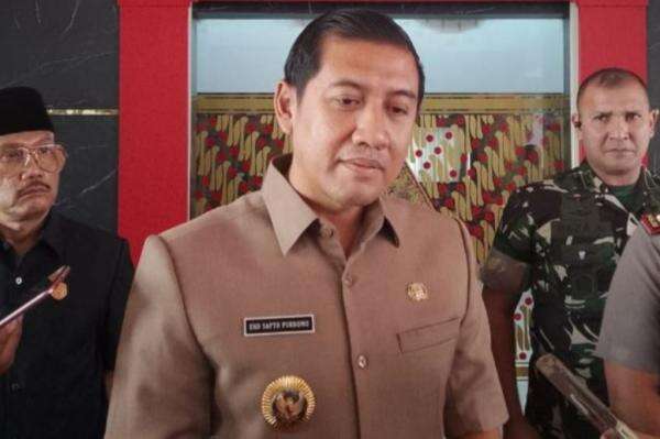 Eko Sapto Purnomo Ditunjuk Jabat Plt Bupati Sukoharjo, Gantikan Etik Suryani Tersangka KPK Eko Sapto Purnomo Ditunjuk Jabat Plt Bupati Sukoharjo, Gantikan Etik Suryani Tersangka KPK