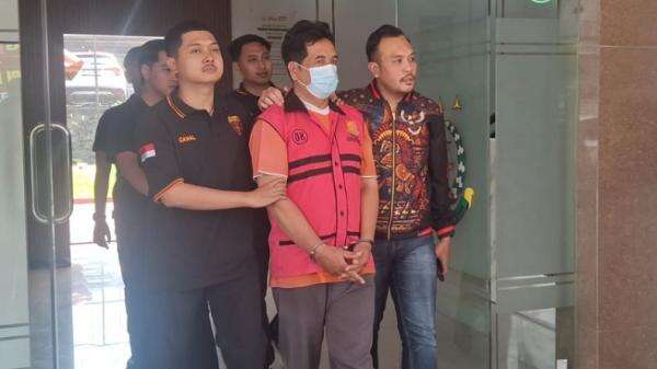 Buron 10 Tahun, Terpidana Korupsi PTPN IX Rp1,7 Miliar Ditangkap Saat Antar Galon di Bandung Buron 10 Tahun, Terpidana Korupsi PTPN IX Rp1,7 Miliar Ditangkap Saat Antar Galon di Bandung