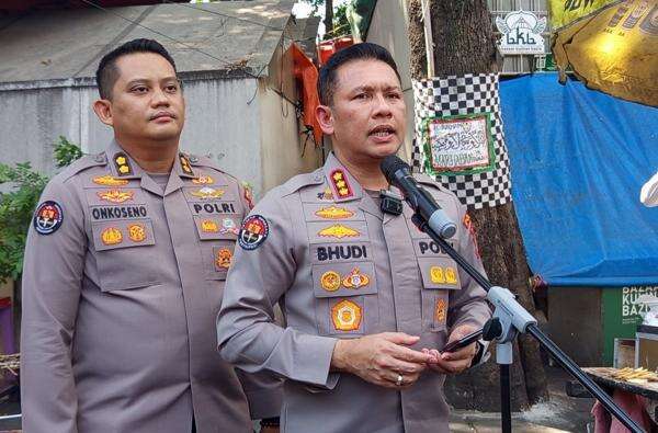 Polisi Pastikan Aktivitas Masyarakat Normal Buntut Bentrok di Menteng: TNI-Polri Tetap Siaga Polisi Pastikan Aktivitas Masyarakat Normal Buntut Bentrok di Menteng: TNI-Polri Tetap Siaga