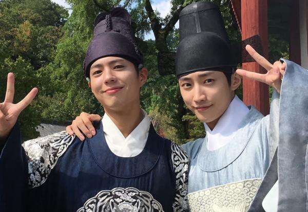 Rayakan 10 Tahun Love in the Moonlight, Park Bo Gum dan Jinyoung Bakal Rilis Remake OST Rayakan 10 Tahun Love in the Moonlight, Park Bo Gum dan Jinyoung Bakal Rilis Remake OST